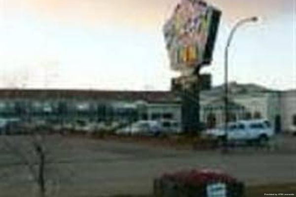 Flamingo Inn (Whitecourt)
